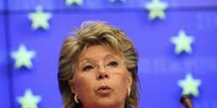 La Commissione UE approva la riforma della privacy online. Il «diritto all'oblio digitale».